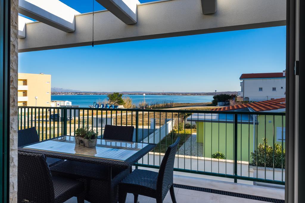Queen Beach Apartments ニン エクステリア 写真